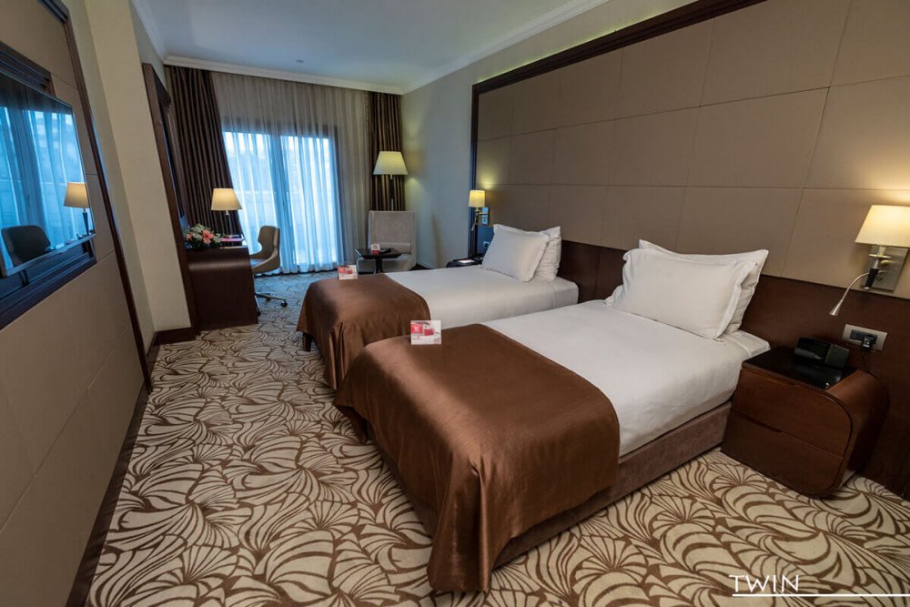 Hotel 6